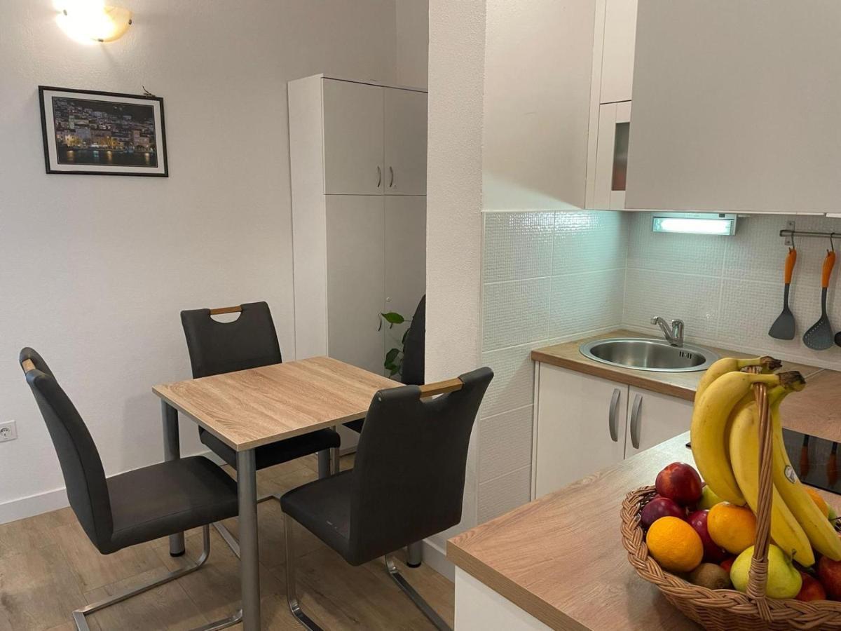 Apartments Anica & Gabriela Makarska Exterior photo