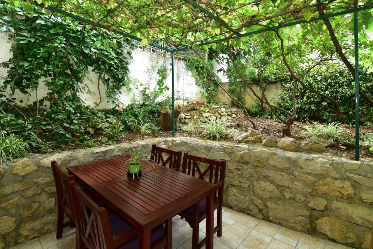 Apartments Anica & Gabriela Makarska Exterior photo