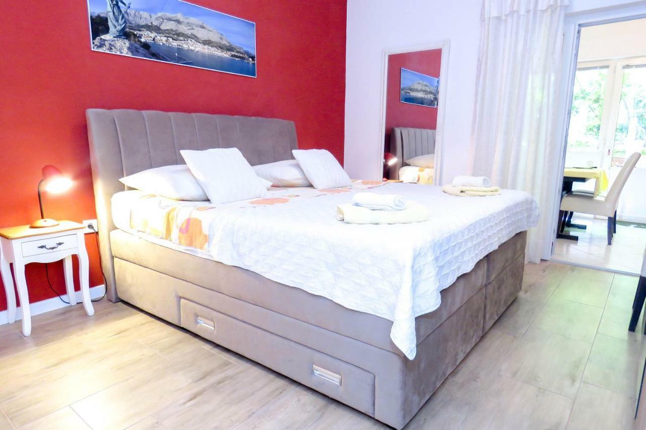 Apartments Anica & Gabriela Makarska Exterior photo