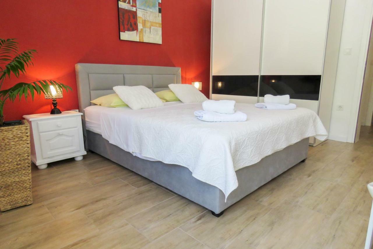 Apartments Anica & Gabriela Makarska Exterior photo