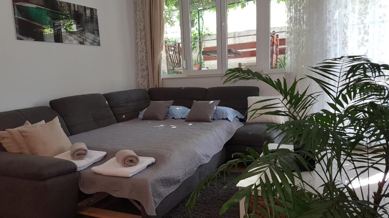 Apartments Anica & Gabriela Makarska Exterior photo
